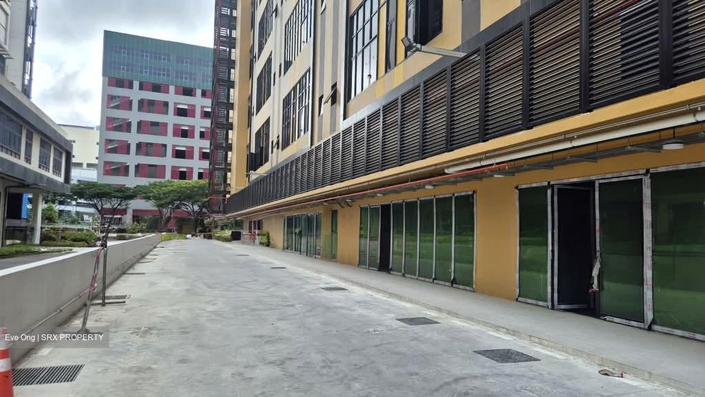 Stellar@tampines (D18), Retail #555456021